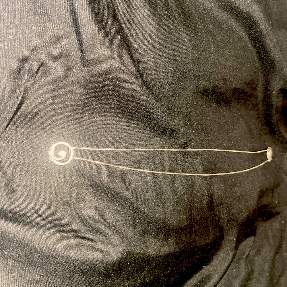 Selling a beautiful diamond pendent and necklace
